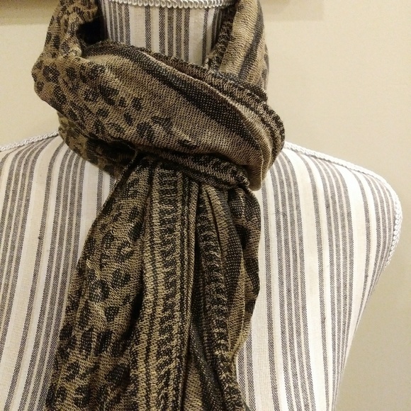 Black and Gold Leopard Print Scarf - Picture 2 of 3